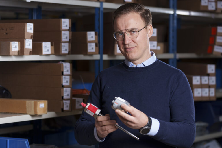 ASIANTUNTEVA ANTURIKUMPPANI