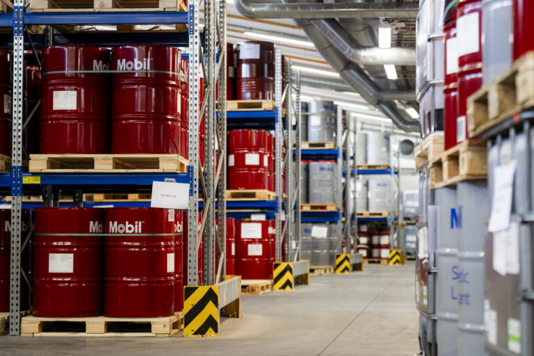 Asiantunteva voiteluainekumppani tarjoaa optimaaliset voiteluaineratkaisut ja huolenpitomallit kumppaneilleen