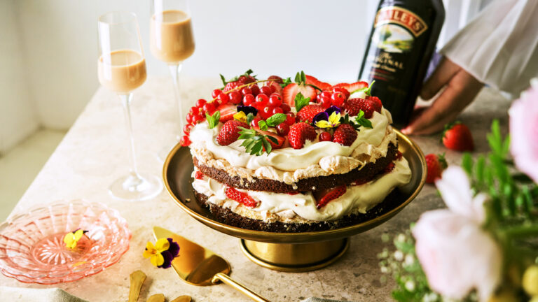 Baileys-britakakku on kesän ihanin herkku!