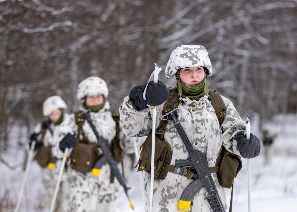 Schildtsaku-2023-sotilaantalvitaidotnaisille-1 1 - Gsdnordic.fi - Gsdnordic.fi
